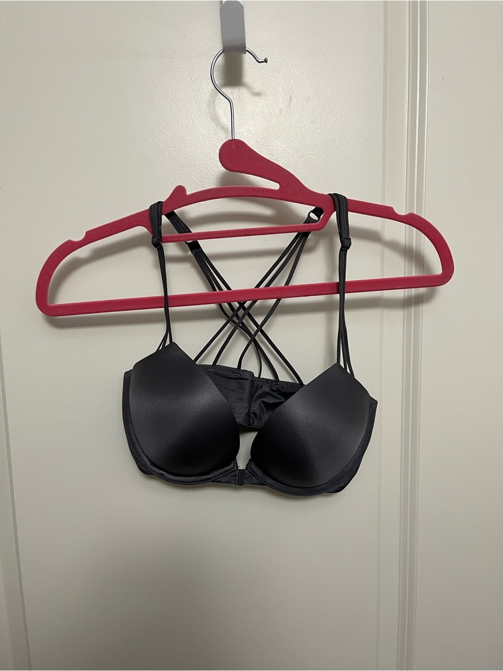 Victoria's Secret Bombshell Plunge Push-Up Charcoal Bra in size 32C